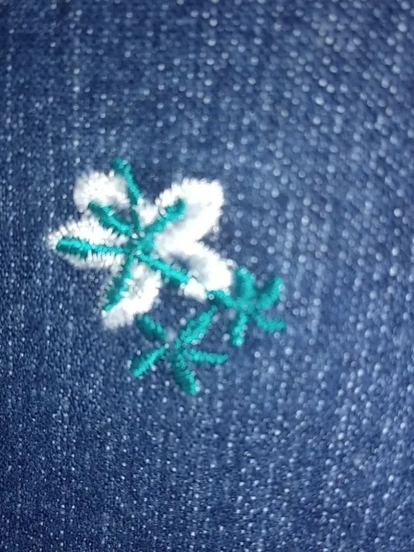 White Stag Flowered 10 Capri Pull On Jeans - Image 4