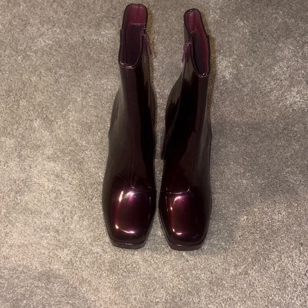 SHEIN liquid gloss cherry plum tall block healed boots size 8 new - Image 3