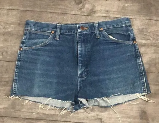 Wrangler blue cut off denim shorts - Image 2