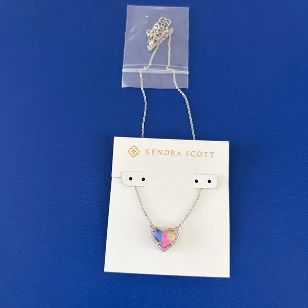 Kendra Scott Necklace - Image 6
