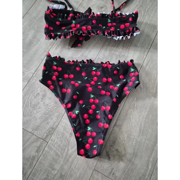 No-brand Women's Black and Red Bikini-and-tankini-tops - Image 8