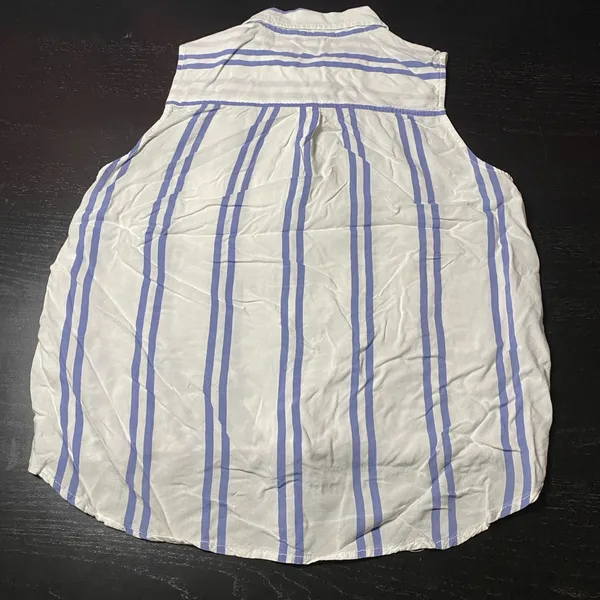 beachlunchlounge Men's Blue and White Striped Sleeveless Shirt - Image 5