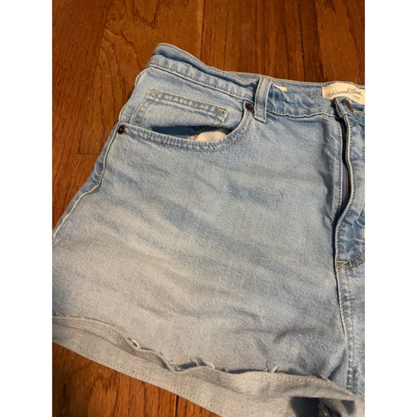 Universal Thread Denim 90s Cutoff Shorts‎ Light Wash High Rise Raw Hem Size 12/R - Image 2