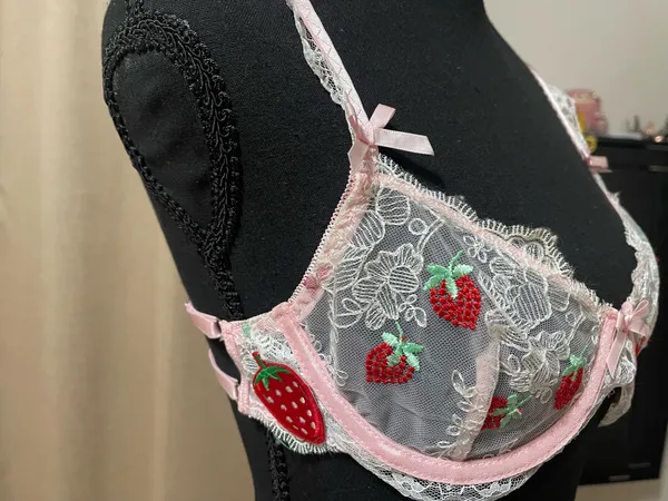 Customized bra Pink - Image 2