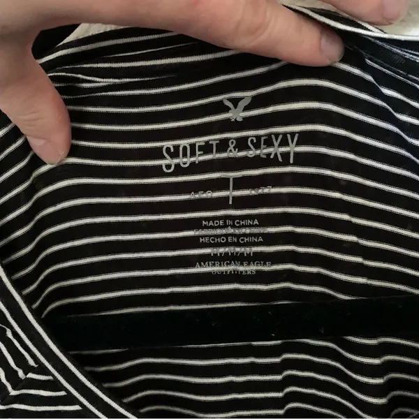 American Eagle Soft and Sexy Black White Striped Long Sleeve Tee Size Medium - Image 3