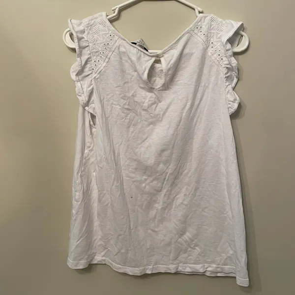 crown & ivy White Ruffle Sleeves Tee Shirt Size M - Image 3