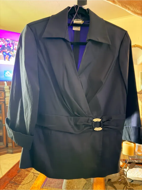 Kathy Roberts Plum Wrap Jacket with Pearl Buckle Purple Size 16 - Image 3