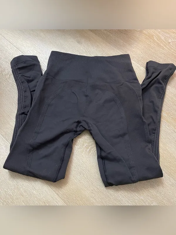 Lululemon Leggings - Image 3