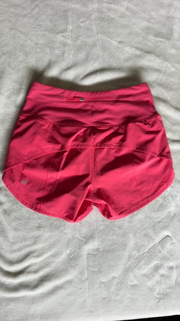 Lululemon Shorts 2.5" Hotty Hot Lined - Image 2