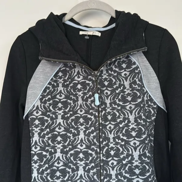 Anthropologie Tara Jacquard Hoodie‎ Zip Sweatshirt Gray Black Hooded Size Medium - Image 8