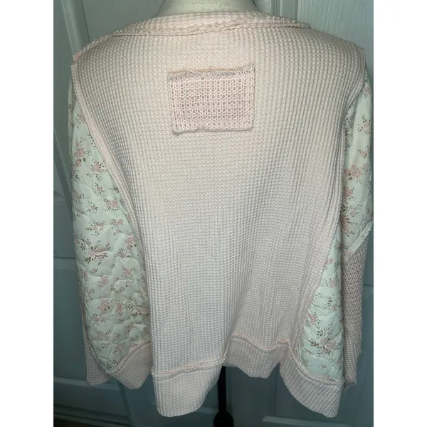 POL‎ Waffle Knit Floral Mixed Media Quilted Boho Split Neck Top Women's Large - Image 3
