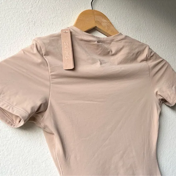NWT SKIMS (B2) FITS EVERYBODY T-SHIRT BODYSUIT CLAY Sz XL - Image 2