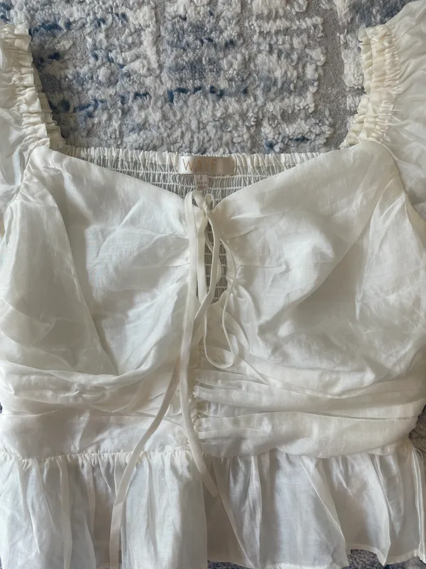 WAYF Women’s Small Off White Ruched Ruffle Short Sleeve Top - Image 5
