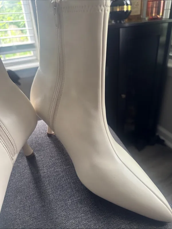 A New Day Women's Lonnie Kitten Heel Stretch Ankle Boots size 8 - WHITE - Image 3