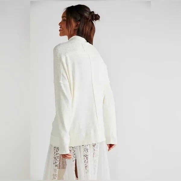Free People Casey Tunic Sweater im Ivory. size Small. - Image 2