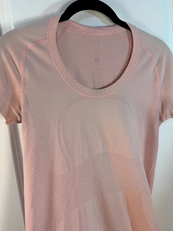 Lululemon Swiftly Tech Short Sleeve Scoop Neck Shirt Pink Size 6 - Image 3