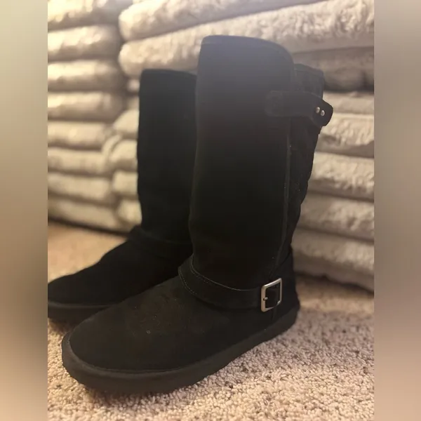 Sonoma Black fuzzy boots size seven - Image 2