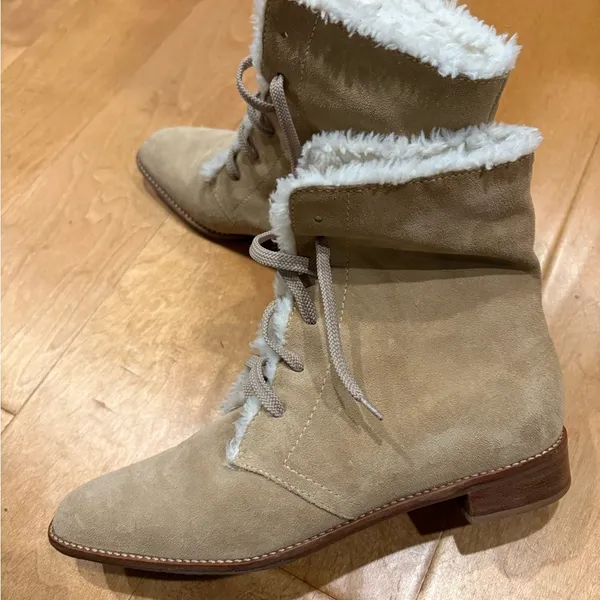 Talbots vintage suede lace up booties sz 6.5 beige - Image 3