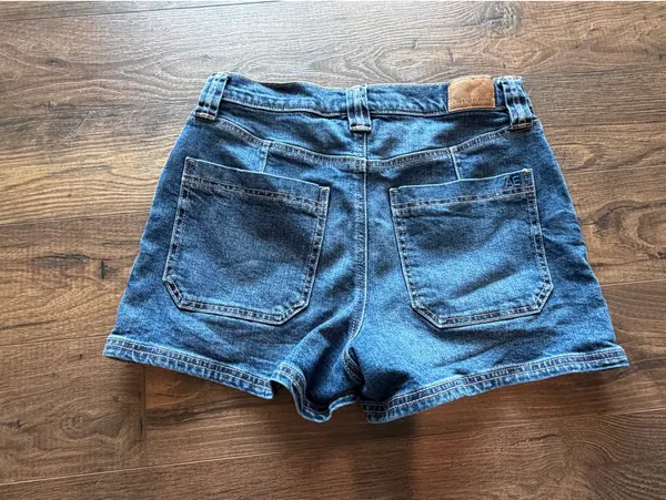 American Eagle Shorts Mid-Rise - Image 2