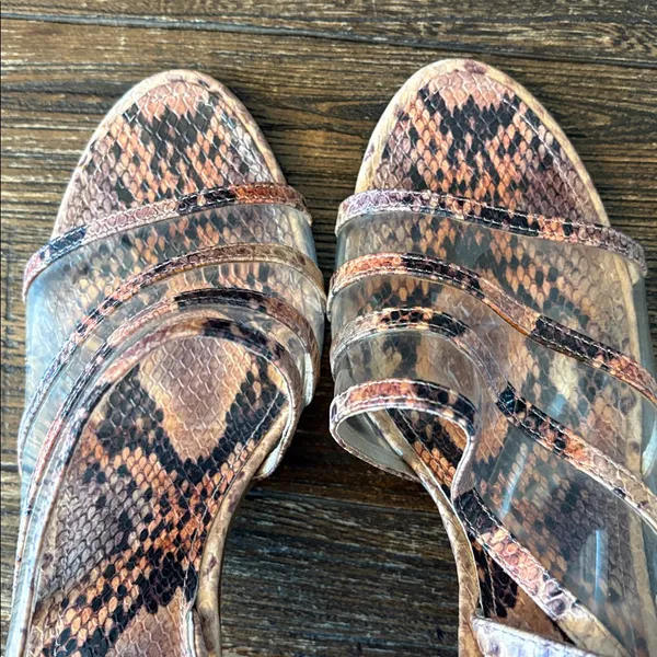 Louise et Cie Nabila Sandals Women 9.5 Pink Snakeskin Clear PVC Strappy - Image 7