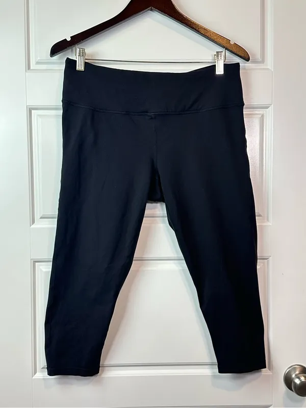 PrAna Transform High Waisted Chakara Yoga Performance Capris Black Size XL - Image 2