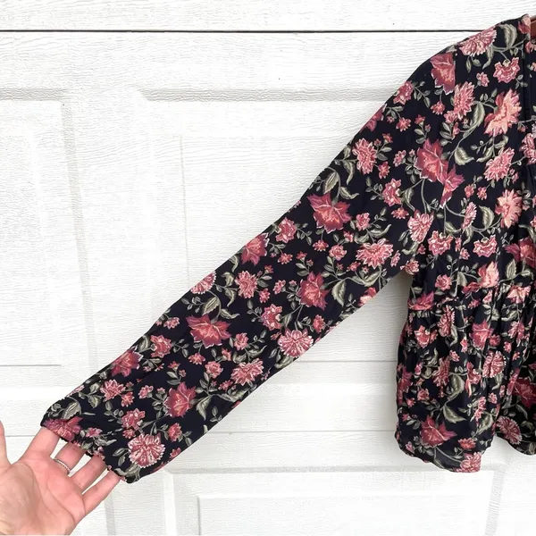 NWT American Eagle Womens Shirt Blouse Black Pink Mauve Floral Front Medium - Image 6