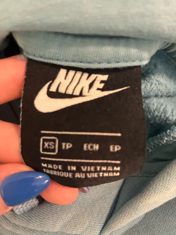 Blue Nike Sweatshirt - Image 7