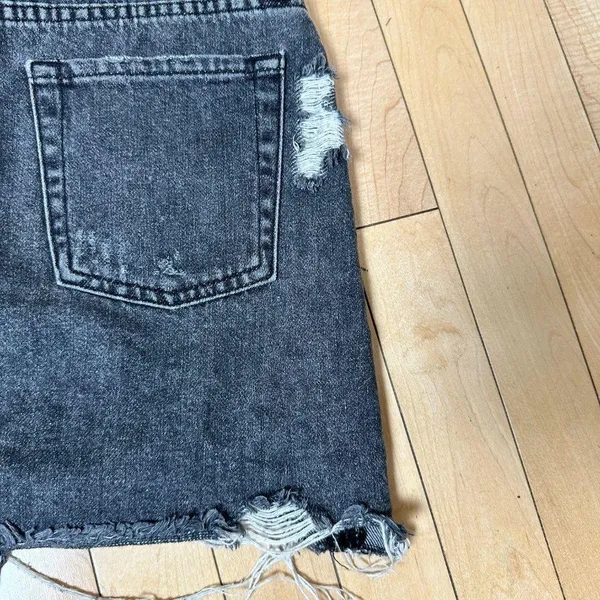 URBAN OUTFITTERS BDG Grey Black Denim Distressed Jean Mini Skirt Size small - Image 8