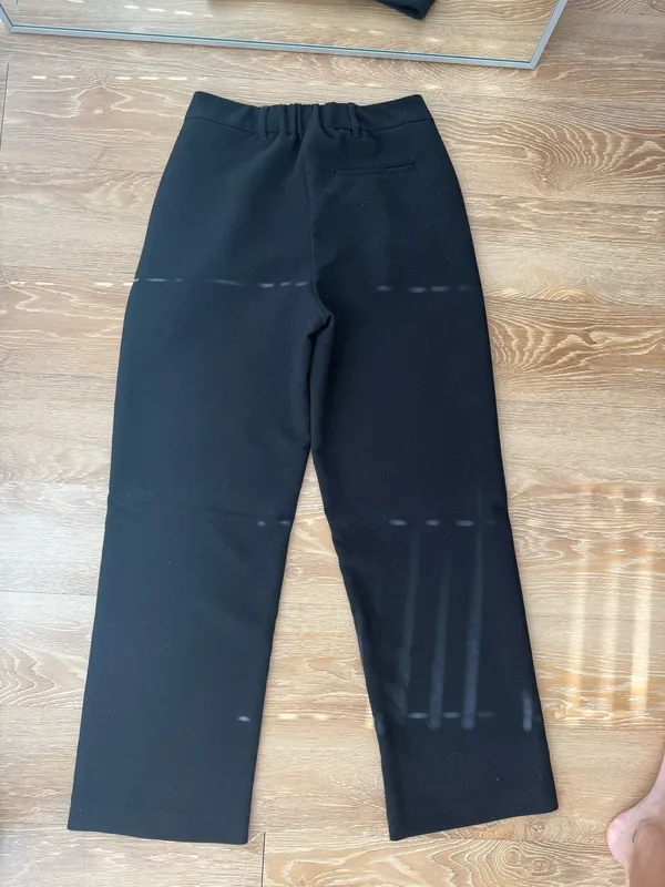 Old Navy Trousers - Image 3