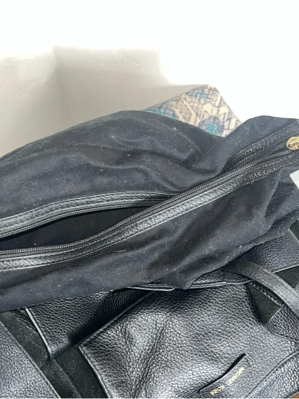 MICHAEL Michael Kors Black Pebbled Leather Shoulder Tote with Gold Logo - Image 8