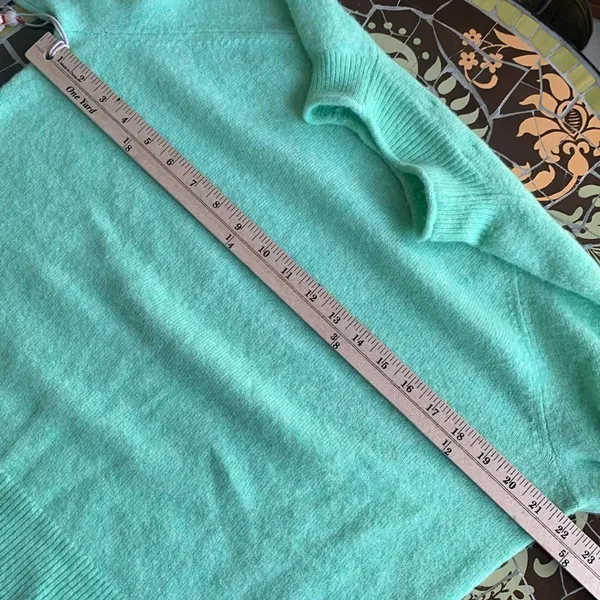 J.CREW PULLOVER SWEATER Sz: S - Image 5