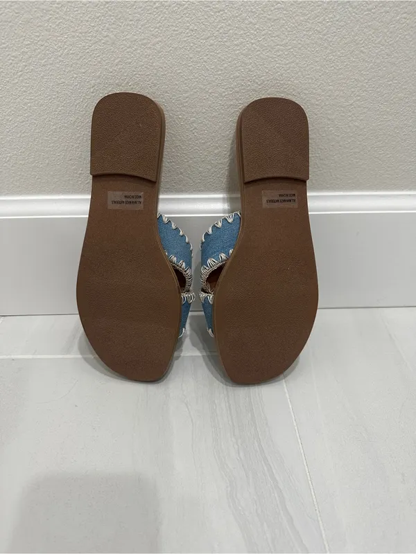 DV by Dolce Vita Light Blue Denim Cross-Strap Slide Sandals with Cream Stitching - Image 7
