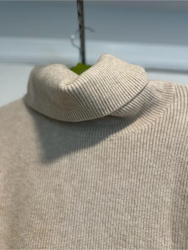 EUC Free People Women’s Sz: S Oversized Cream Sweater Slouchy Tunic Mock Neck. - Image 8