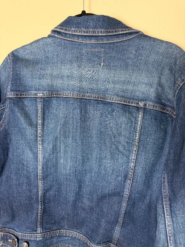 OLD NAVY Classic Denim Trucker Jean Jacket Size Large - Image 4