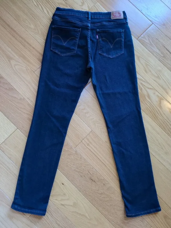 Levi's Dark Wash Mid-Rise Skinny Womens Size 12 (28x30) Denim Stretch Jeans - Image 4
