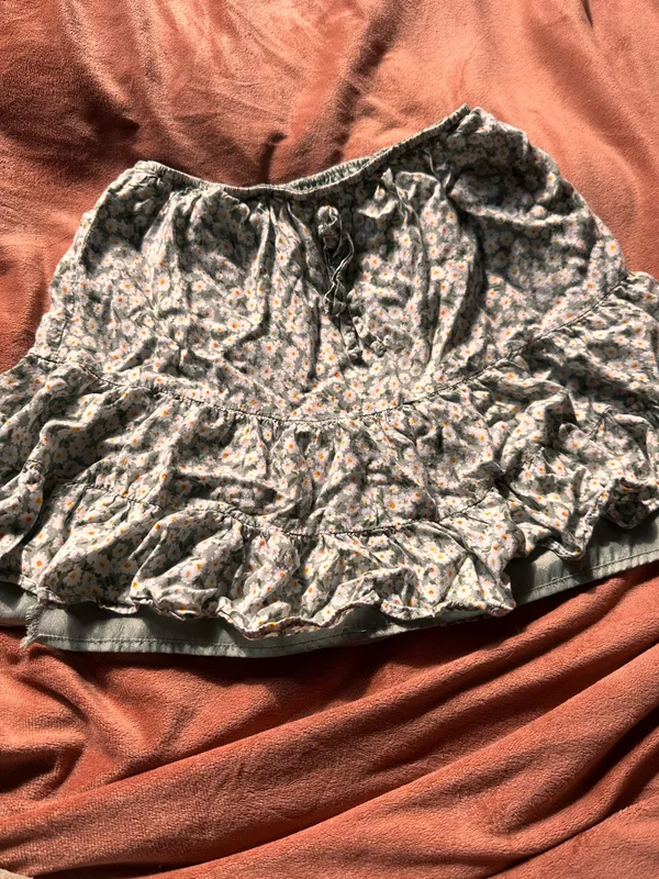 Urban Outfitters Mini Ruffle Floral Skirt small - Image 6