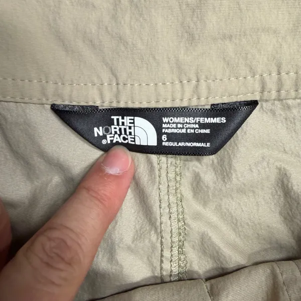 The North Face Hiking Outdoor Shorts Women's Size 6 Tan Stretch Cuffed #NF00CP5Z - Image 2