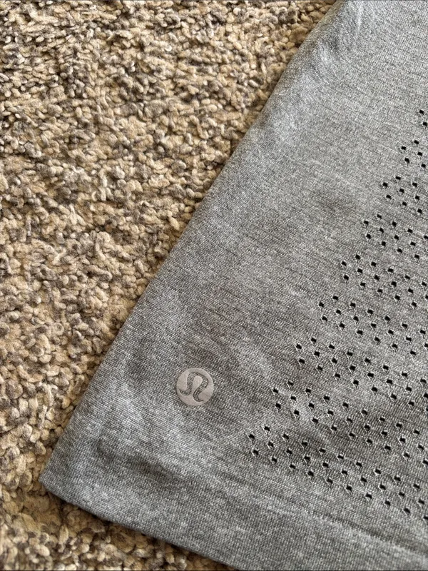 Lululemon Breeze By Short Sleeve *Squad size 10 - Image 4