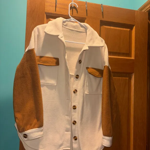 Cream and Tan Button Up Oversized Shacket Size Large Brown - Image 4