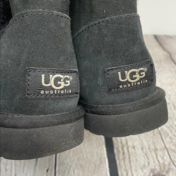 UGG Black Fur-Lined size 6 short boots - Image 13