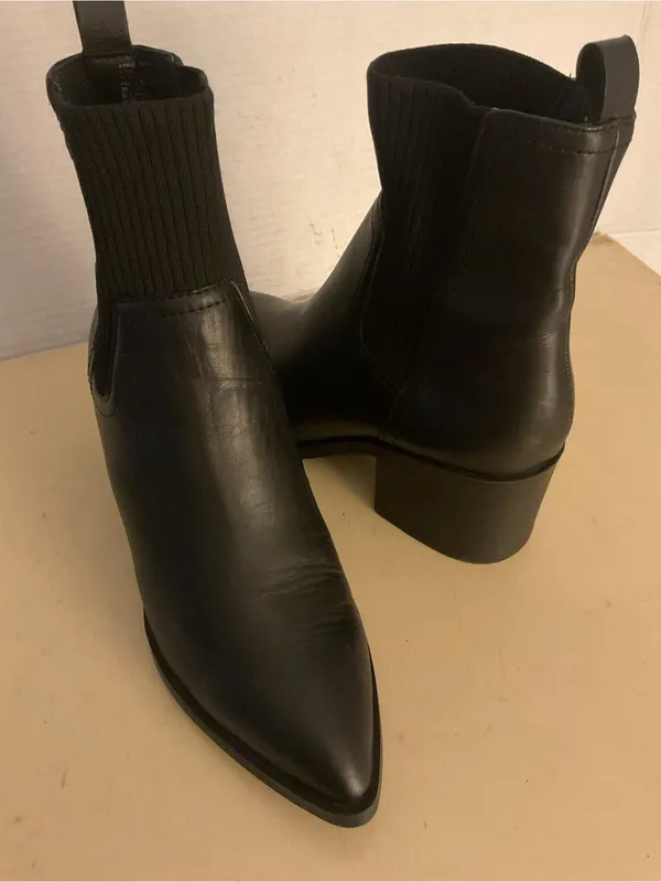 Steve Madden women black leather Chelsea short boots US 8.5 - Image 2