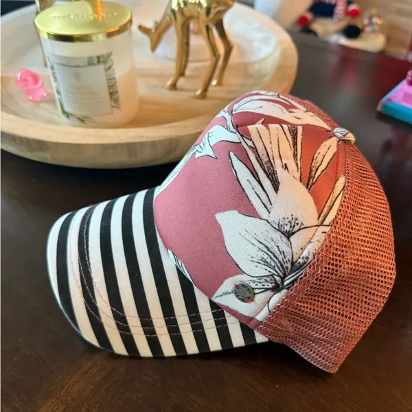 Roxy Women's floral Trucker Hat - Image 2