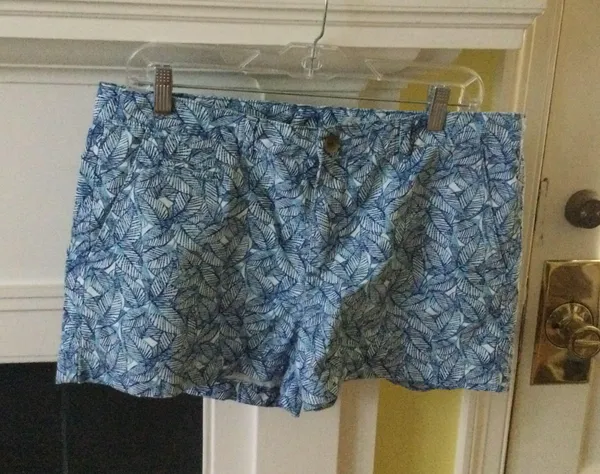 Blue Palm Leaf Print Cotton Shorts - Sz 10 - Image 4