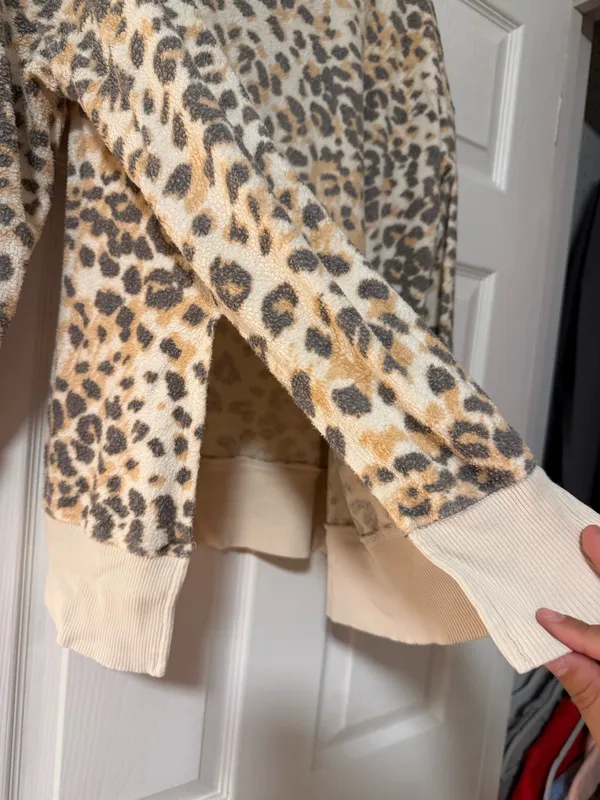 Aerie Women's Leopard Print Long Sleeve KnitWomen's - Image 3