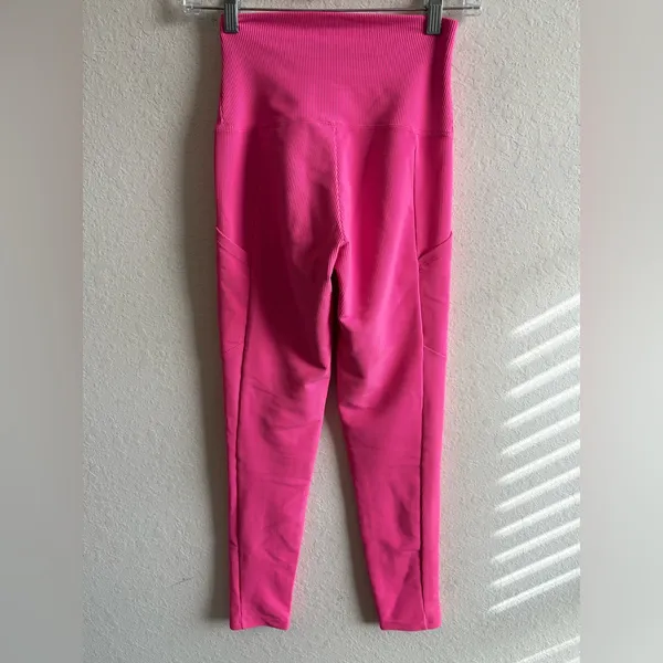 Beach Riot Sport Hot Pink Leggings Size Small - Image 4