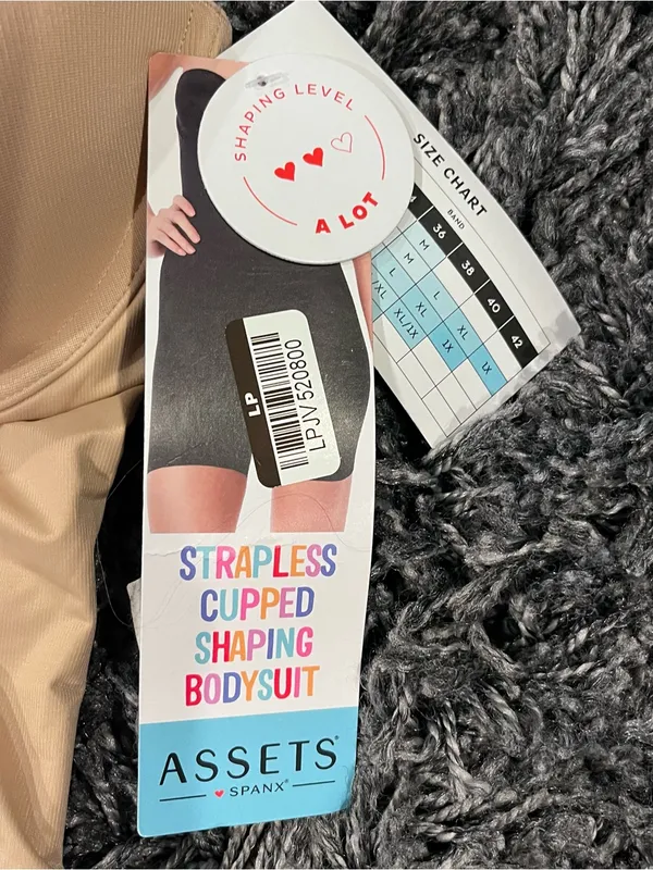 🌸ASSETS BY SPANX STRAPLESS CUPPED SHAPING BODYSUIT SIZE SMALL🌸 - Image 3