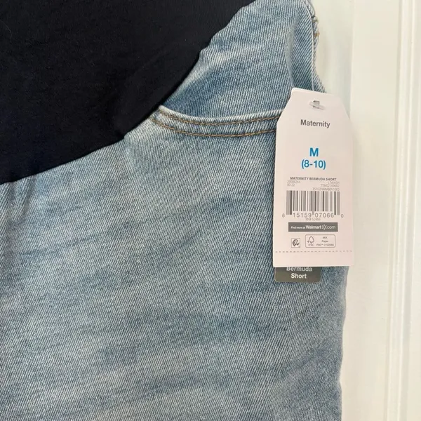 Time and Tru Light Wash Denim Bermuda Maternity‎ Shorts Size Medium - Image 4