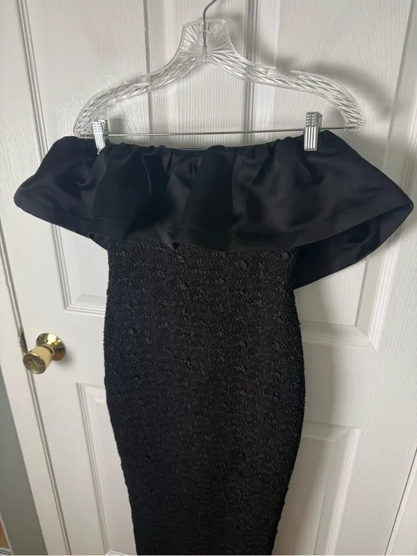 Elliatt Dandelione Strapless Midi Dress in Black S - Image 4
