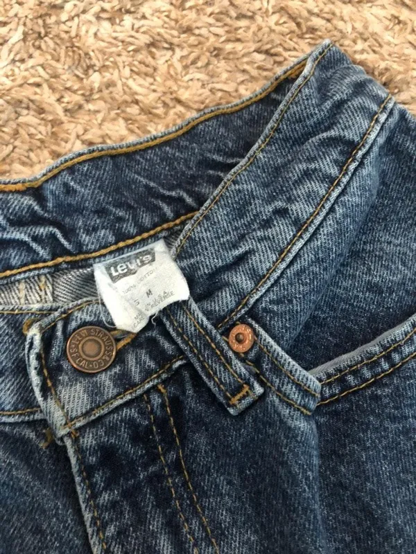 Vintage High Waisted mom Jeans - Image 3