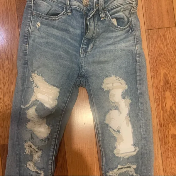 American Eagle | Distressed Skinny Jeans Size 2 - Image 6